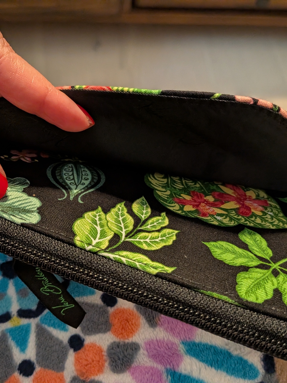 Vera Bradley Retired Print Botanica Quilted Clutch - Picture 7 of 9
